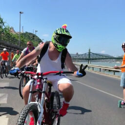 Being happy at the I bike Budapest 2021 march. The images and videos generated by the audience of the event can help increase audience engagement of npnprofit campaigns